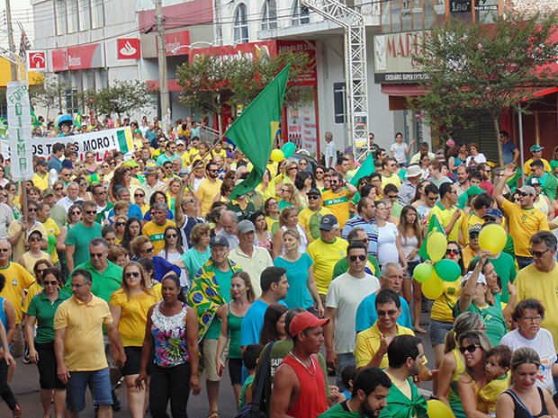 Cerca de 10 mil pessoas participaram do ato (Foto: AssisNews)
