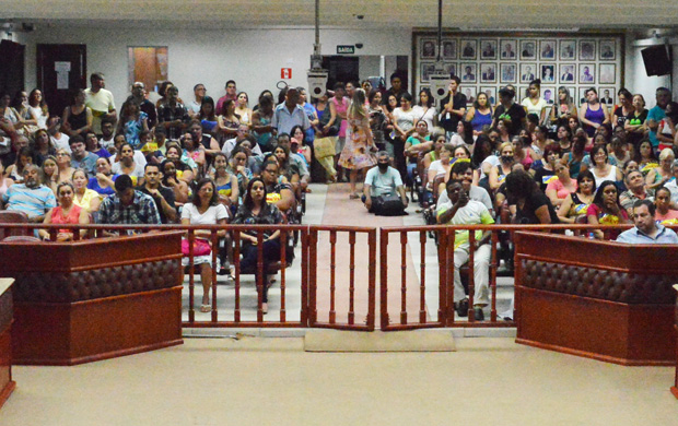 Sessão lotada com servidores municipais acata mais uma denúncia contra o Executivo (Foto: Divulgação)