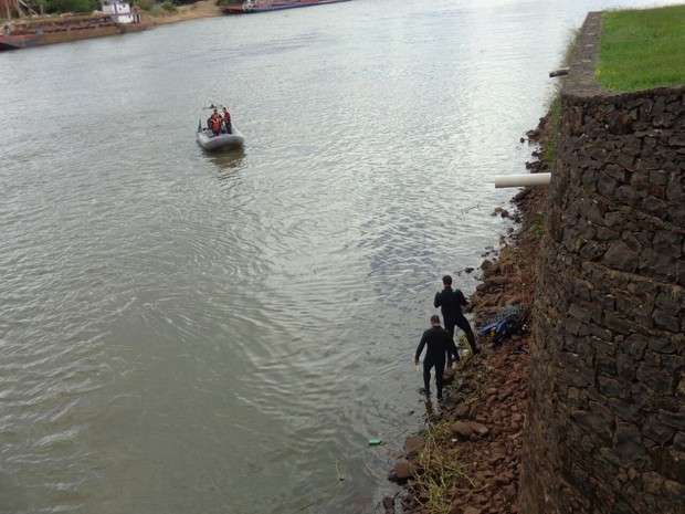 Bombeiros localizaram o corpo no Rio Tietê (Foto: G7 Notícias / Divulgação )