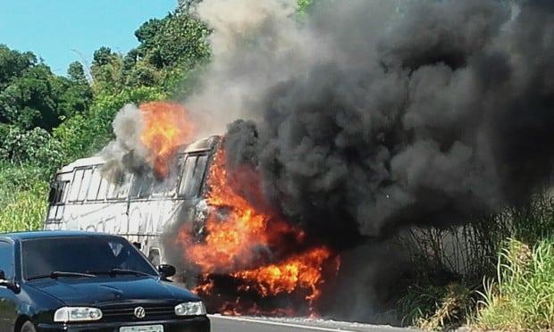 Banda tem ônibus e equipamentos destruídos; prejuízo de R$ 150 mil (Foto: Divulgação)