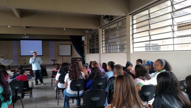 Palestra foi ministrada pelo Professor Romero Dainesi Correia (Foto: Divulgação)