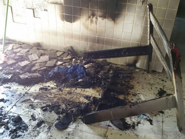 Trabalhador da construção civil morreu queimado dentro da residência (Foto: Heloise Hamada/G1)