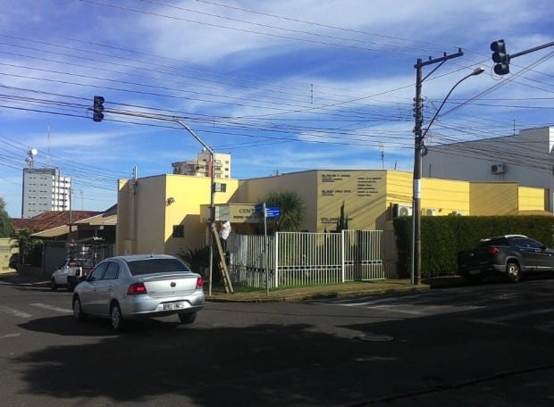 Novos semáforos são instalados em ruas do centro de Assis (Foto: Marcos Diniz)