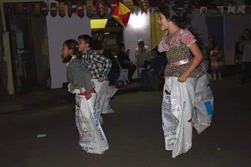 Festa Junina teve brincadeiras típicas (Foto: Priscila Scherch)