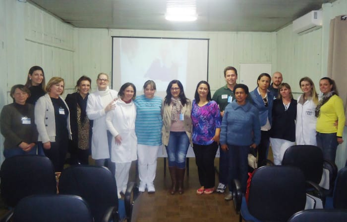Colaboradores da Santa Casa de Assis participam de palestra sobre humanização (Foto: Divulgação)