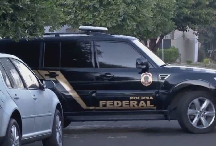 Mandados são cumpridos pela Polícia Federal de Marília em Assis e Paraguaçu Paulista (Foto: TV TEM/Reprodução)