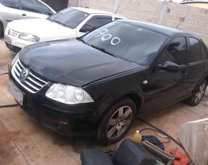 Lote 700: VW Bora, ano 2008/2009, com direito a documento e lance inicial de R$ 13.500 (Foto: Divulgação)