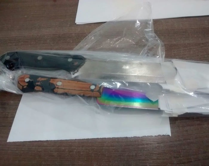 Objetos roubados foram encontrados; homens estavam armados com faca (Foto: Reprodução / TV TEM)