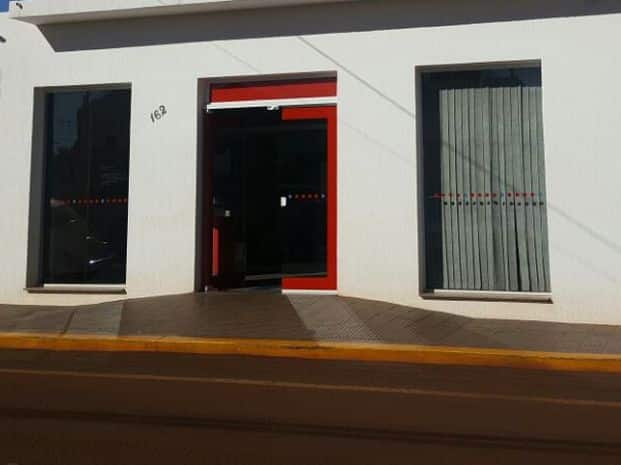 Agência bancária foi assaltada em Ibirarema (Foto: Romeu Neto/TV TEM)