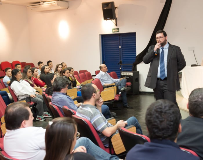 Palestra foi ministrada pelo administrador e contador Renato Spricido Rabassi (Foto: Divulgação)
