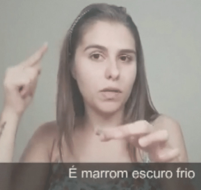 Natália faz vídeos com tutorial de maquiagem em libras (Foto: Reprodução/TV TEM)