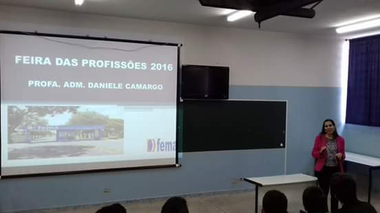 Escola Estadual Rachid Jabur realizou 1ª Feira das Profissões 