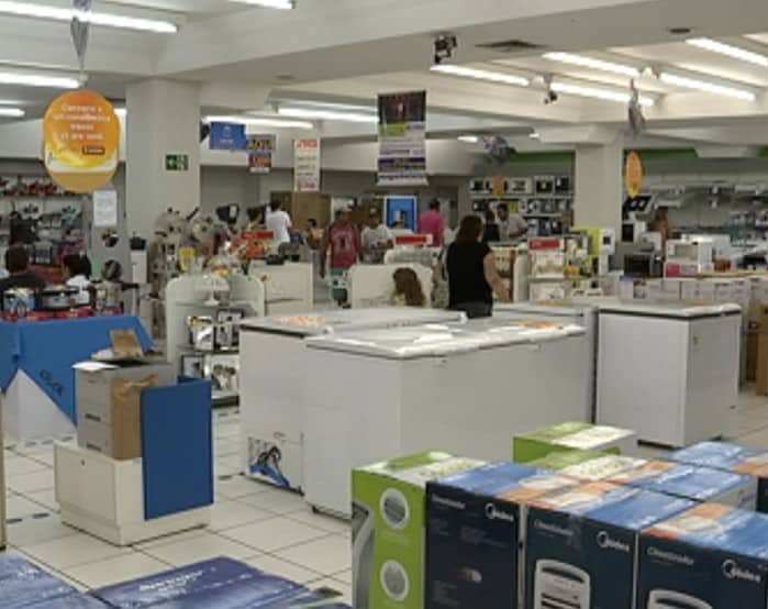 Procon faz fiscalização na Black Friday (Foto: Reprodução / TV TEM)