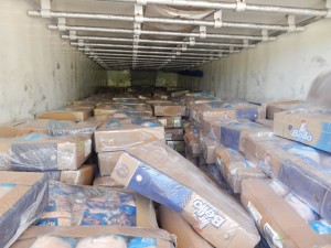 Caminhão de frigorífico foi parado na Rodovia Raposo Tavares (Foto: Polícia Rodoviária / Divulgação)