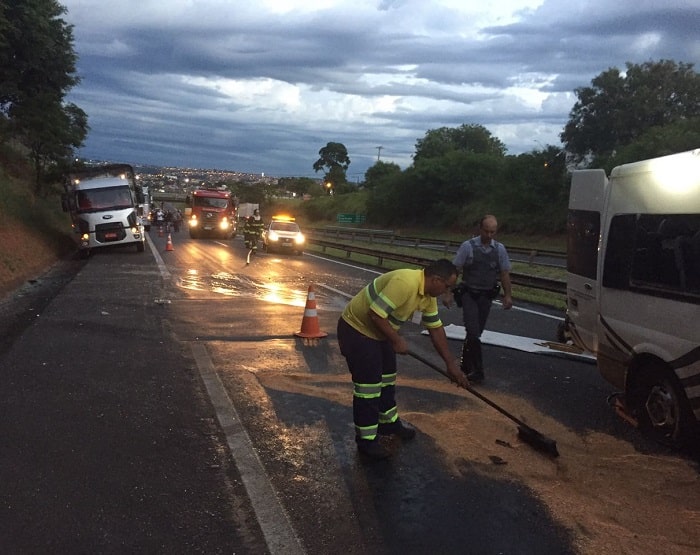 Colisão foi na Rodovia Marechal Rondon (Foto: Corpo de Bombeiros/Divulgação)