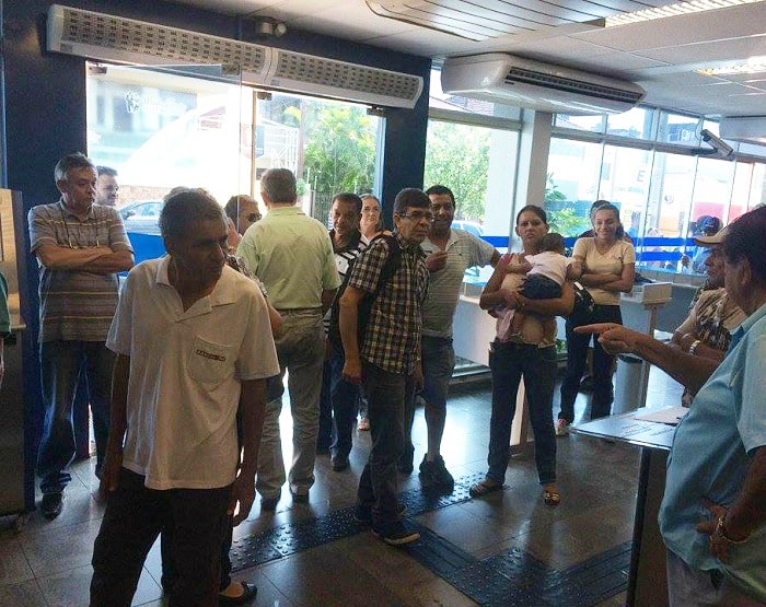 Sindicato constata mais de 2 horas em fila de espera na Caixa