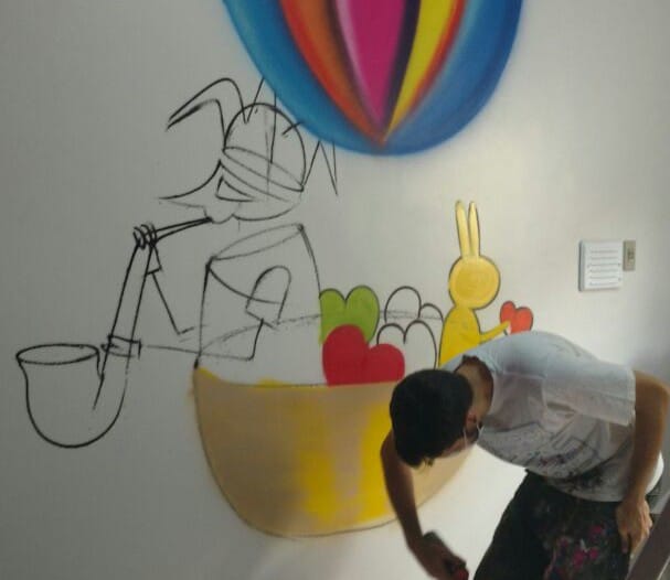 Participação de alunos na reforma da brinquedoteca da Santa Casa (Foto: Divulgação)