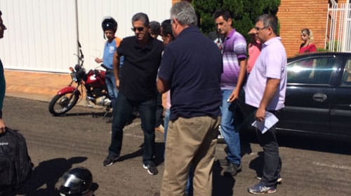 Suspeito tanta furto, más é detido por populares em Assis