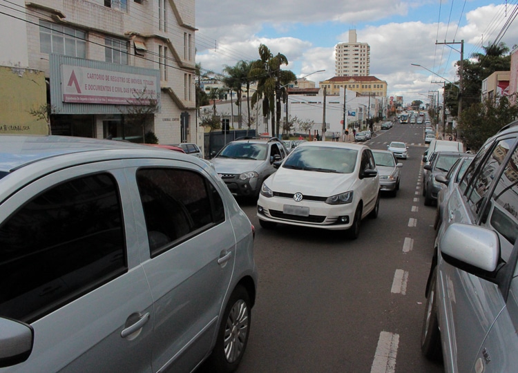 Agentes trabalham para coibir acidentes, violência e irregularidades no trânsito, diz Prefeitura