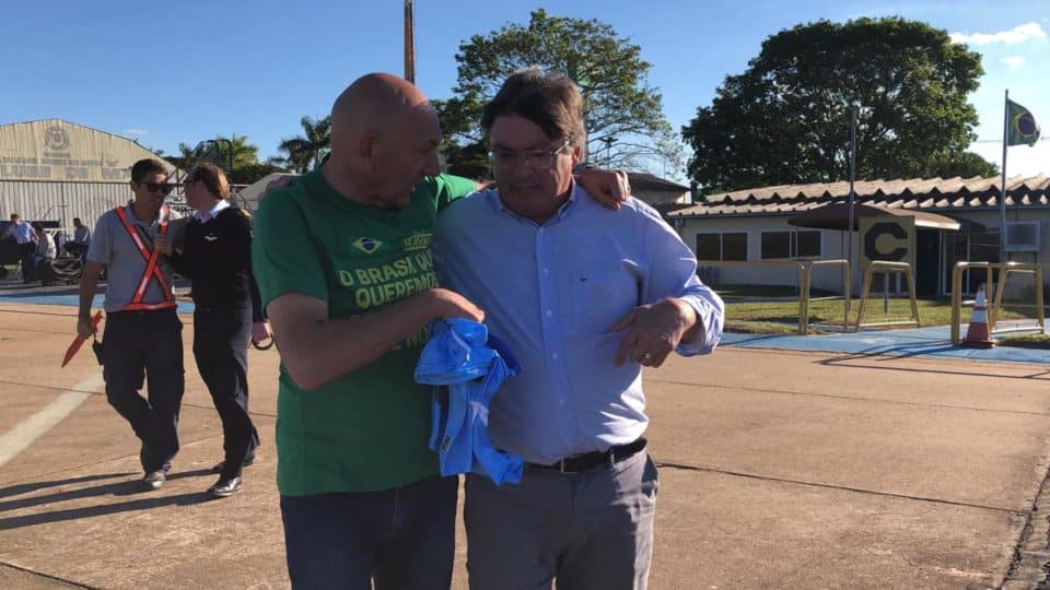 Hang e Daniel Alonso na obra (Foto: Divulgação)