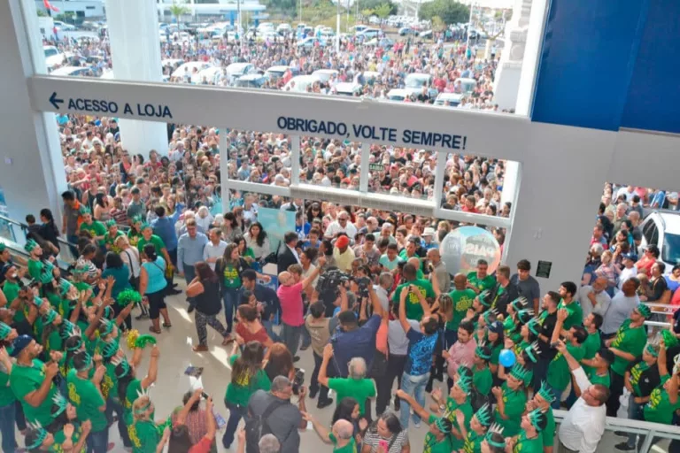 Multidão em inauguração da Havan Marília (Foto: Leonardo Moreno/Marília Notícia)