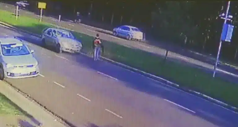 Homem é atropelado em avenida de Maringá — Foto: Reprodução/RPC