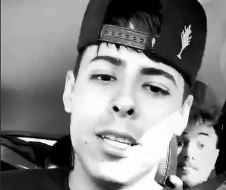 Youtuber Renato Garcia faz vídeo sobre apreensão de motos em Florianópolis — Foto: Reprodução/Instagram