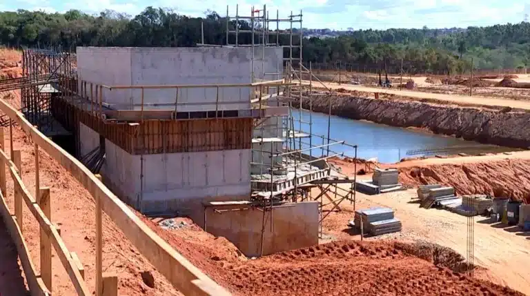 Obra da ETE é uma das que está atrasada segundo o relatório do TCE — Foto: Reprodução / TV TEM