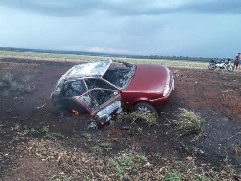 Incêndio em canavial na região causa prejudica visibilidade vários acidentes na rodovia (Foto: Jornal da Comarca)
