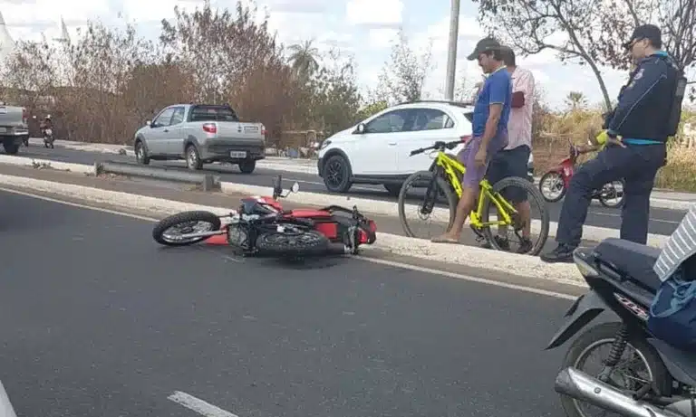 Suspeitos foram atropelados quando tentavam fugir por uma avenida da cidade de Iguatu — Foto: Divulgação