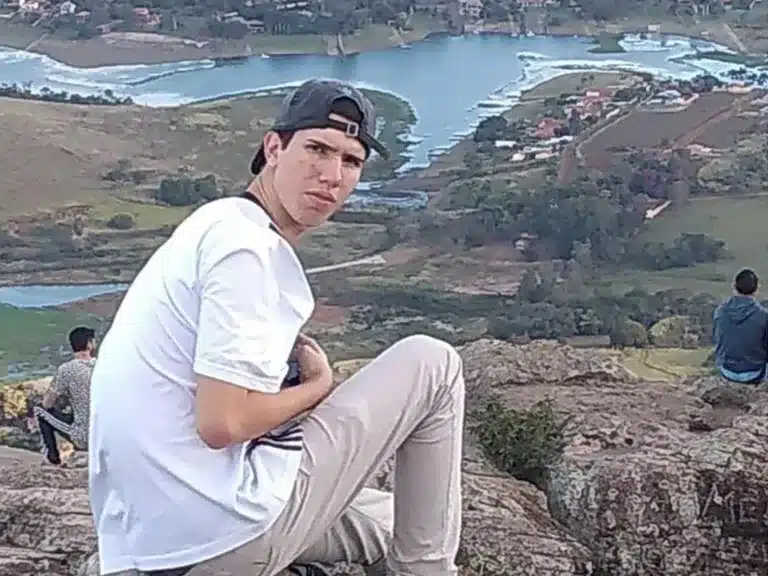Adolescente morre após passar mal dentro da sala de aula em escola de Ourinhos — Foto: Facebook/Reprodução