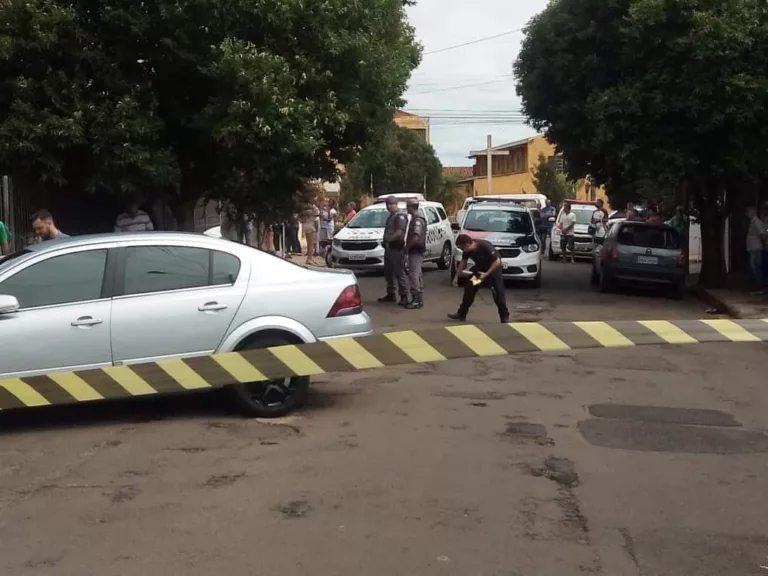 Homem é executado a tiros e facada na Vila Glória em Assis (Foto: AssisNews)