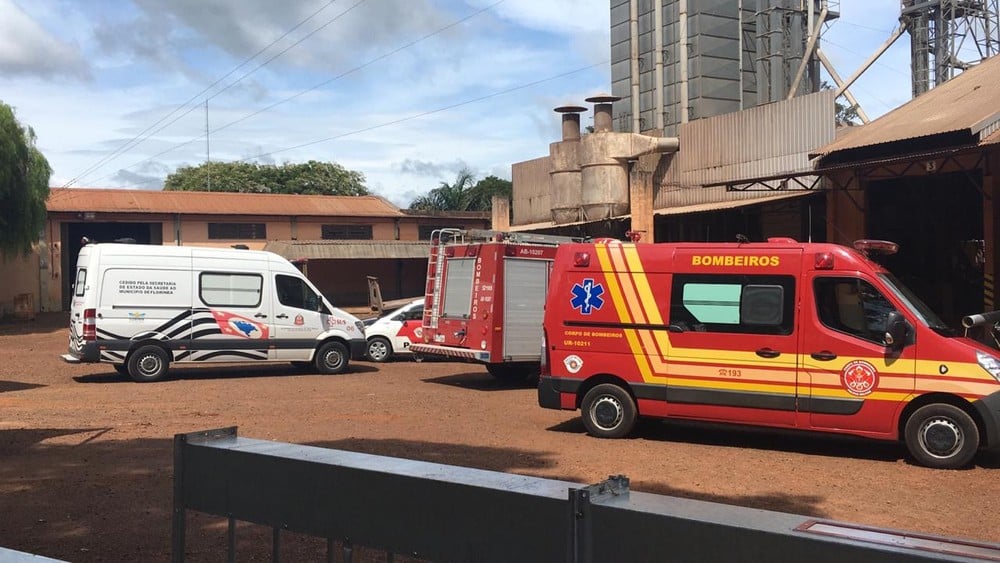 Acidente mobilizou Samu, Corpo de Bombeiros e Defesa Civil (Foto: Divulgação)