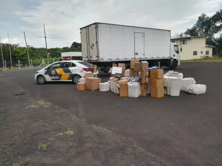 Polícia Rodoviária apreende produtos eletrônicos sem nota fiscal em Assis — Foto: Polícia Rodoviária/Divulgação