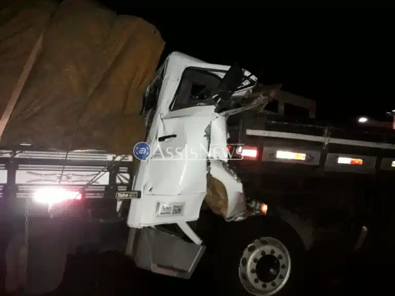 Duas pessoas morrem em grave acidente em Tarumã (Foto: The Brothers/Cedida ao AssisNews)