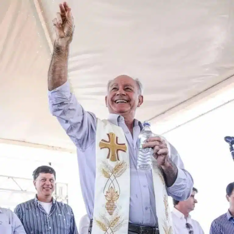 Padre Orestes Gomes, 64 anos (Foto: Facebook/Reprodução)