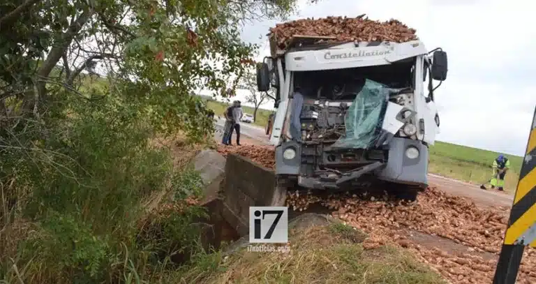 O acidente provocou congestionamento de cerca de 4 km (Foto: i7 Notícias)