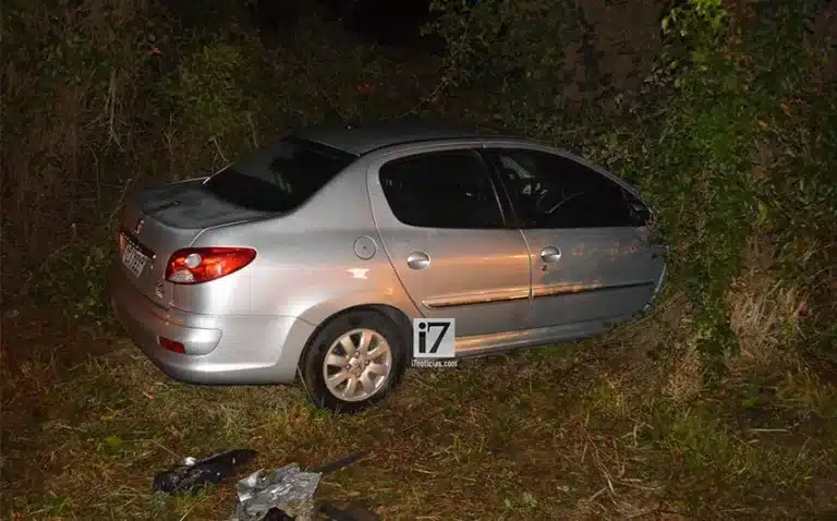 Jovem de 26 anos colide carro contra carreta na rodovia Paraguaçu/Assis (Foto: Manoel Moreno)