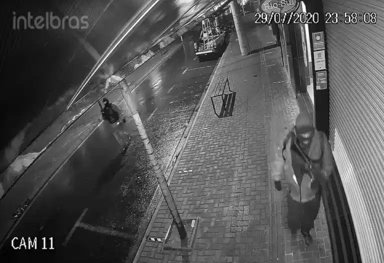 Bandidos atacam agências bancárias em Botucatu — Foto: Reprodução