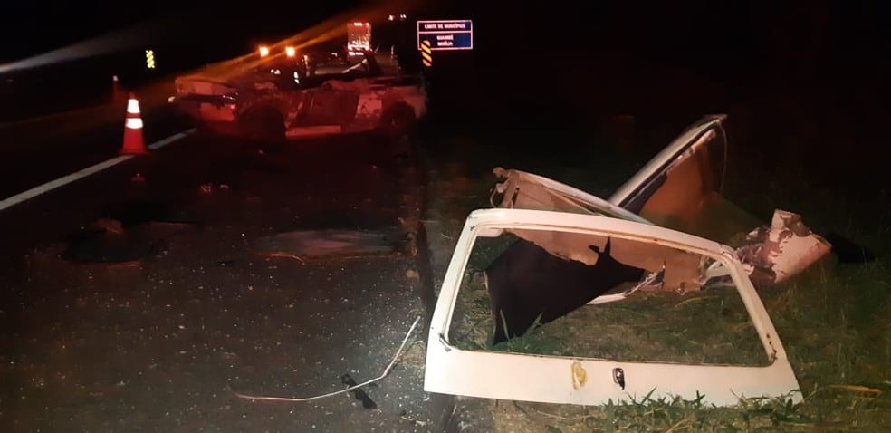 Caminhão seguia no sentido Marília quando bateu de frente com carro na BR-153 — Foto: Polícia Rodoviária Federal/Divulgação