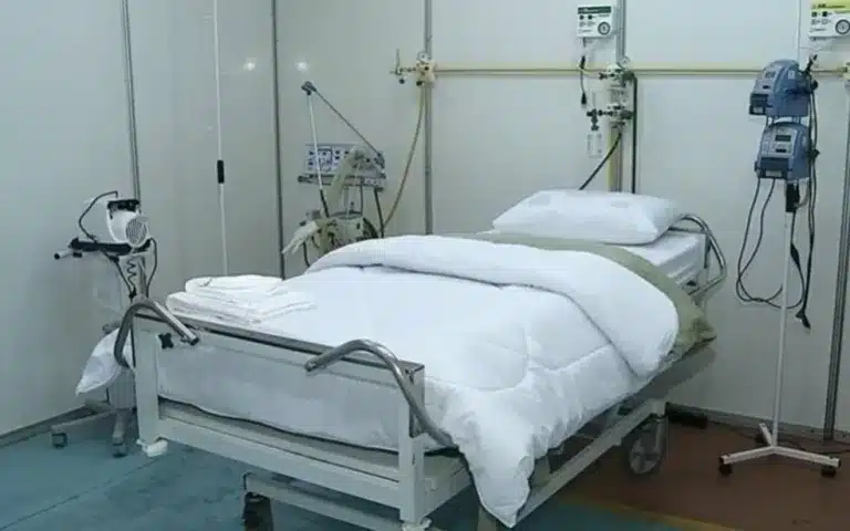 Segundo a prefeitura, foram investidos R$ 750 mil para a montagem do hospital de campanha — Foto: TV TEM/Reprodução