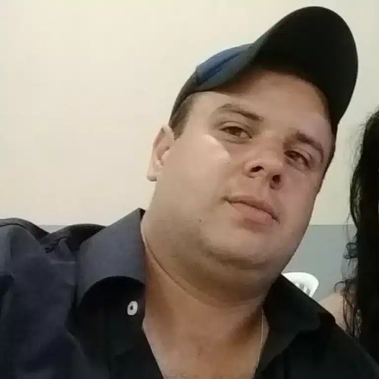 Borracheiro Leonardo Roberto de Mattos Vaz morreu em acidente de trabalho um dia após completar 28 anos — Foto: Reprodução/Facebook