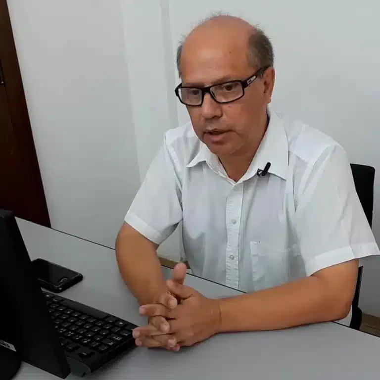 O médico Douglas Batista da Silva atuava tanto no planejamento do combate à doença como no atendimento: 14 dias na UTI — Foto: Prefeitura de Tupa/Divulgação