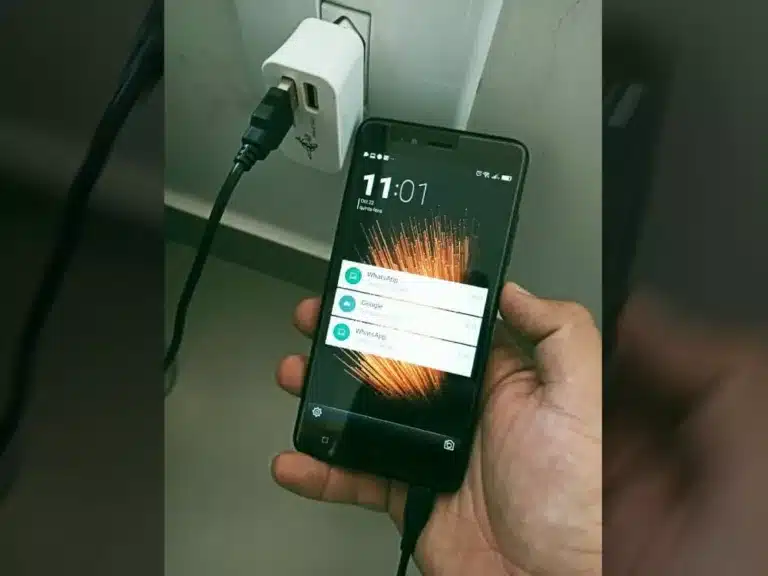 Celular que estava carregando explode e homem fica ferido em Cândido Mota (Foto: AssisNews/Ilustrativa)
