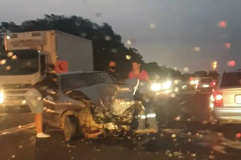 Batida frontal aconteceu no trecho da SP-294 entre Marília e o distrito de Padre Nóbrega (Foto: Visão Notícias/Divulgação)