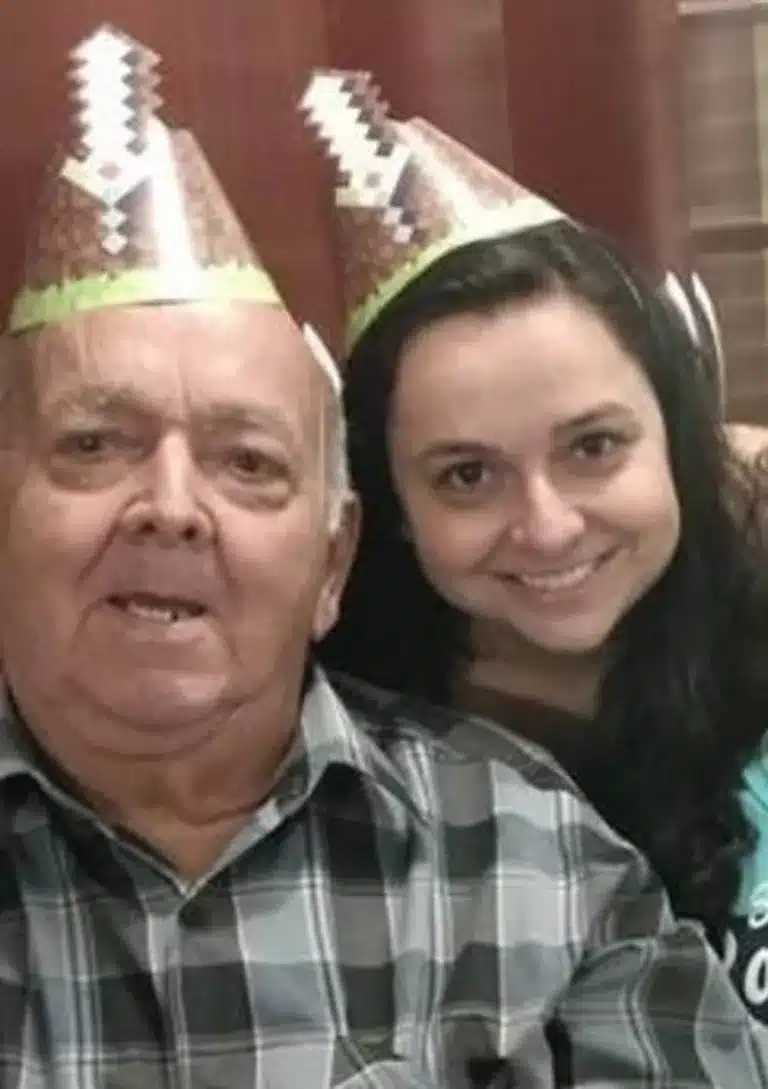 Herculano Lopes Diniz, que morreu no último dia 14 de março, com a filha que registrou BO: investigação aberta (Foto: Arquivo pessoal)