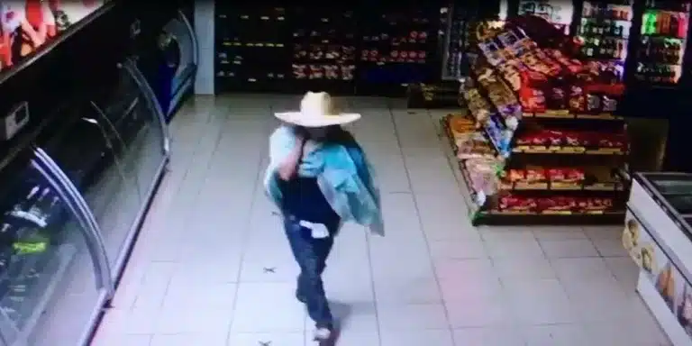Rede de supermercado registra dois assaltos nos últimos 4 dias em Campos Novos Paulista (SP) — Foto: Câmeras de Segurança