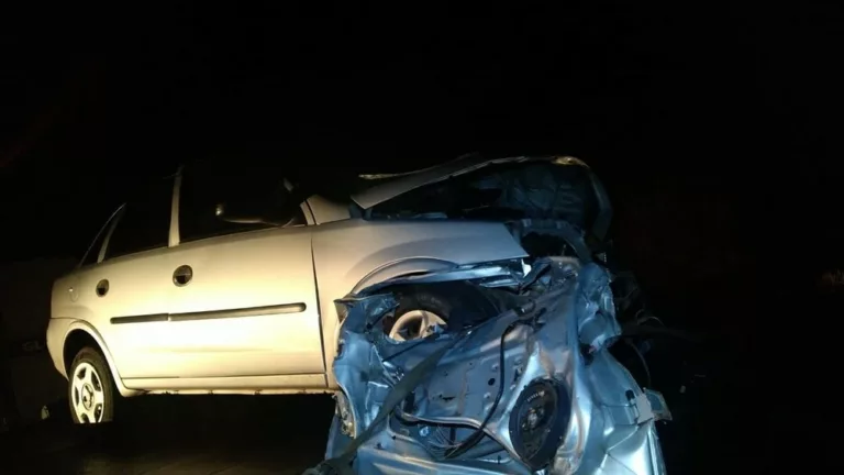 Batida entre carro e semirreboque de caminhão matou homem de 32 anos — Foto: Polícia Rodoviária