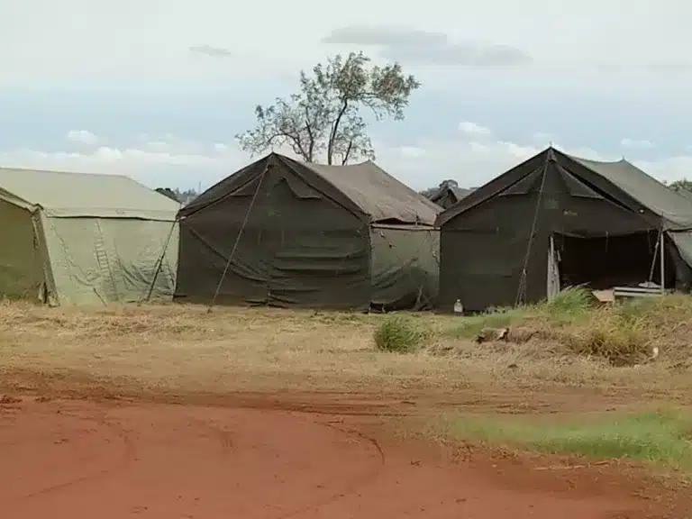 Acampamento da Marinha às margens da Rodovia Raposo Tavares chamou atenção de moradores em Assis — Foto: Arquivo pessoal