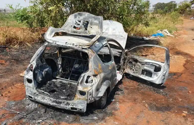 Corpo foi encontrado carbonizado dentro de um porta-malas em Lins na manhã desta sexta-feira. - Foto: Nota Tv /Divulgação